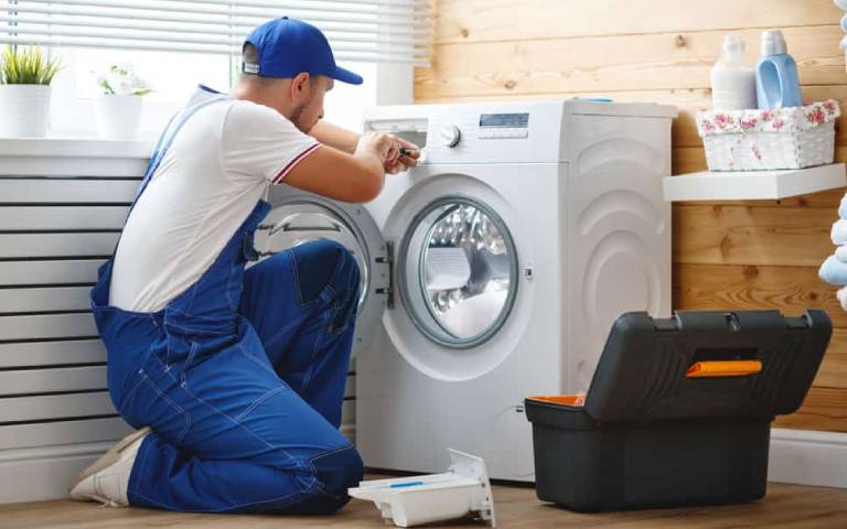چرا دیگ لباسشویی برق دارد