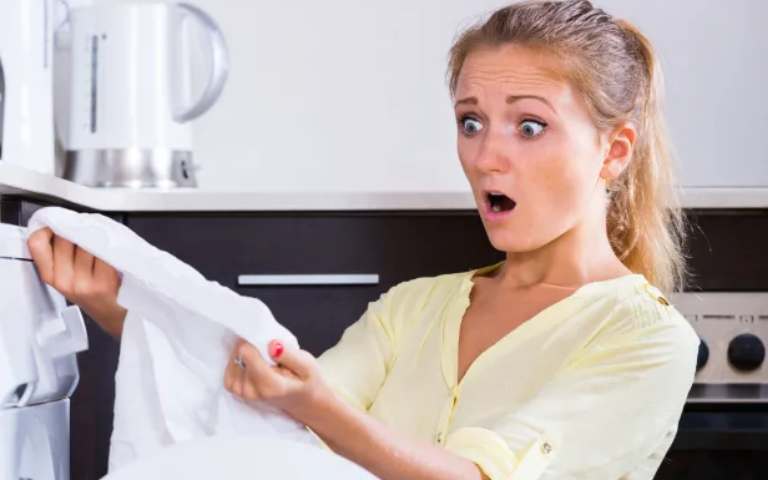 تمیز نشستن لباس ها به دلیل ضعیف شدن موتور لباسشویی