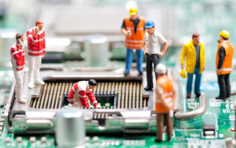 علائم و علت خرابی برد یخچال فریزر